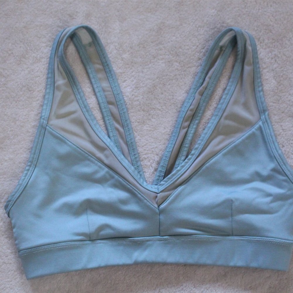 FOREVER 21 Aqua and Mesh Sports Bra/Bikini Top